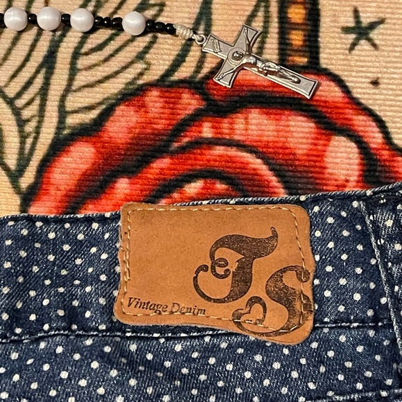 🫐ADORABLE POLKA-DOTED CUFFED DENIM SHORTS!🫐 - Picture 8 of 13